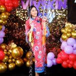 Puttichai Kasetsin Instagram – ทานข้าวปีใหม่ตรุษจีนกับทีมวิฟสกินที่รัก ขอบคุณที่ร่วมสร้างครอบครัวเราไปด้วยกันน้าาา เฮงๆรวยๆสุขภาพแข็งแรงทุกๆคนค่ะ ลุ้นอังเปาสนุกมากกกกก ขอบคุณอังเปา top up ซองพิเศษจากป่ะป๊า หม่าม้า น้องสาวที่น่ารักด้วยนะคะ @nieabtrinn ☺️🙏🏼🧧❤️🎊🪭🐉

❤️💜 @vivskin 
🎉🎈 @balloonpop_pop 
🍽️🍾 @watersidekaraoke Waterside Karaoke Restaurant