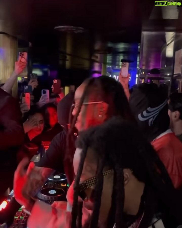 Quavo Instagram - Want me to show u how to make it to the top nigga should’ve met me at the bottom ⚠️