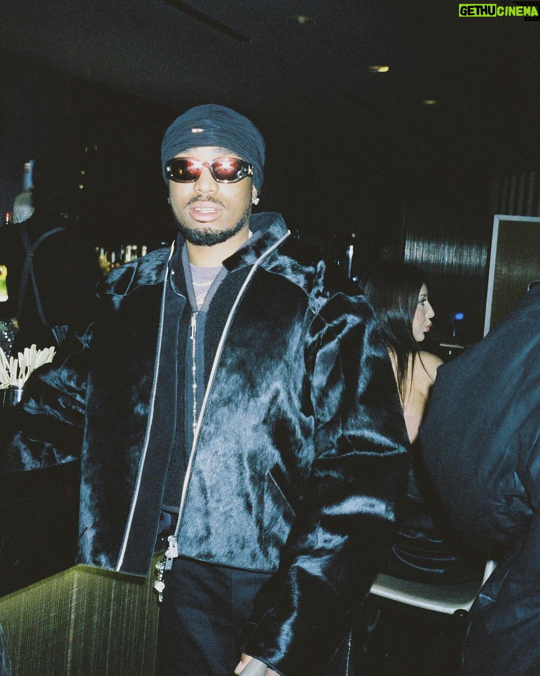 Quavo Instagram - Want me to show u how to make it to the top nigga should’ve met me at the bottom ⚠️