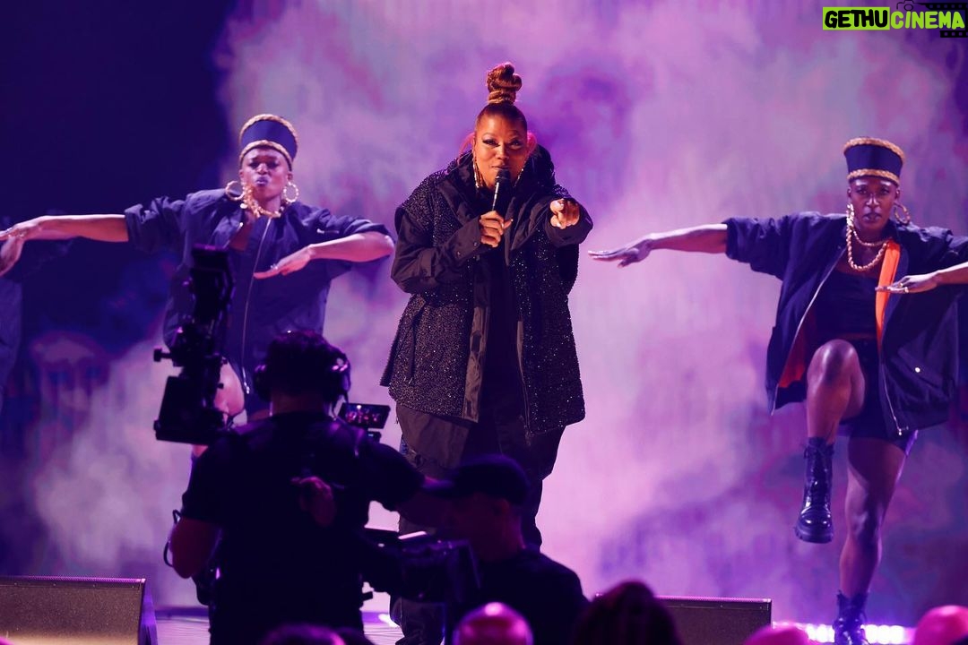 Queen Latifah Instagram - CELEBRATING 50 years of Hip-Hop at the #GRAMMYs last night 🙌🏽🙌🏽🎤🔥🔥🔥