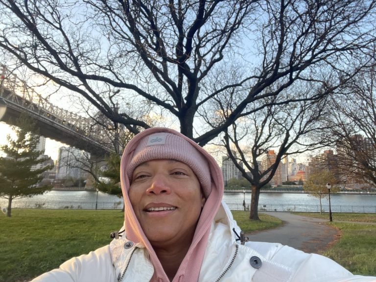 Queen Latifah Instagram - Have a great day even if it’s as cold as a witches titties🤣🤣🤣