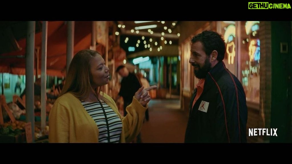 Queen Latifah Instagram - Working with @adamsandler was a life’s Dream 🔥🔥🔥 and this 🎥 is amazing! It was like working with family literally and figuratively. Let’s Hustle