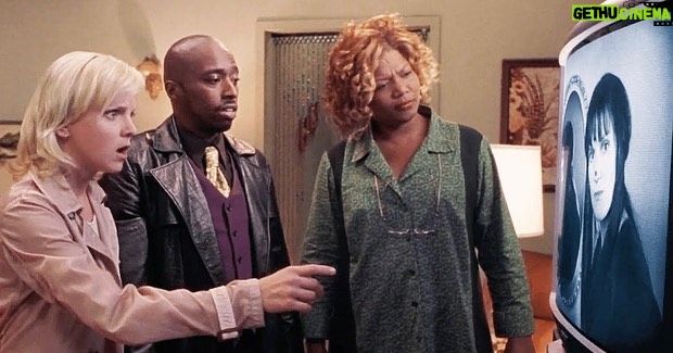 Queen Latifah Instagram - You picked the wrong tv to come out of 👻 Happy Halloween! 🎃 #ScaryMovie3 #BTS