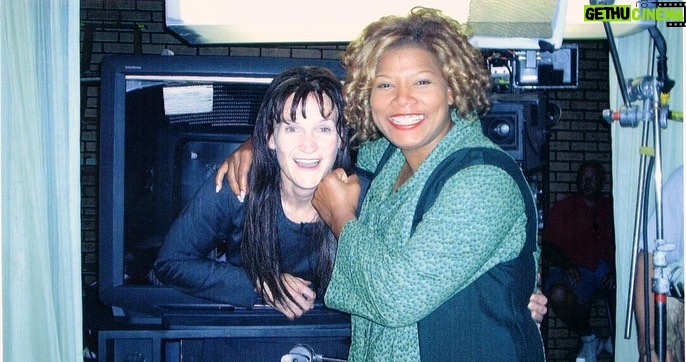 Queen Latifah Instagram - You picked the wrong tv to come out of 👻 Happy Halloween! 🎃 #ScaryMovie3 #BTS