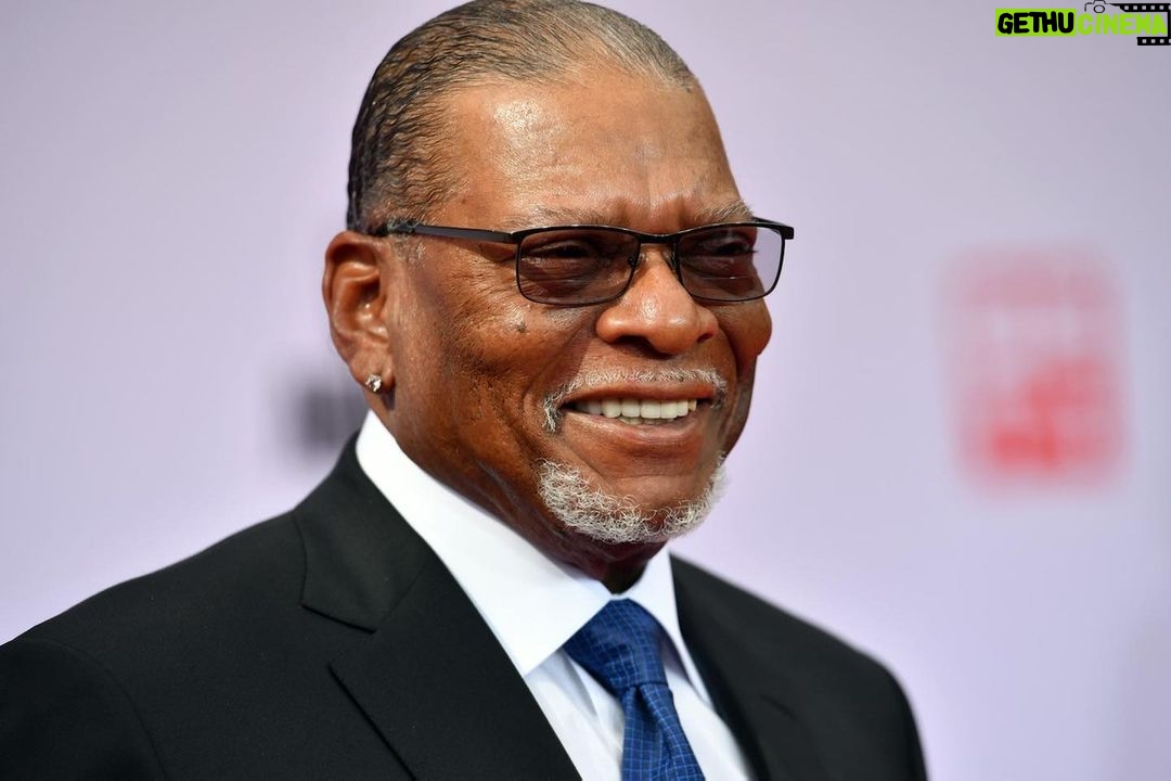 Queen Latifah Instagram - HAPPY EVERY DAY IS FATHER’S DAY! Ain’t he 🥰