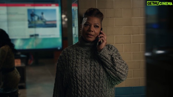Queen Latifah Instagram - Happy Friday everyone! Hope you enjoy this sneak peek from this Sunday’s episode of #TheEqualizer ❤️