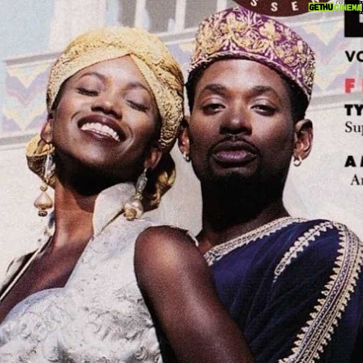 Queen Latifah Instagram - This is taking me back, such a great time ā¤ļø #LivingSingle Repost from @essence ⢠FROM THE PAGES: Get into this iconic shoot from the February 1995 issue of #ESSENCE. Featuring the cast of 'Living SIngle' in majestic African glam, bold colors, wrapped in melanin allure. It's true blue and tight like glue. š Photography: Marc Baptise