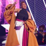 Queen Latifah Instagram - About last night 🙏🏽🖤✌🏽 #BETAwards . 💇🏽‍♀️: #IasiaMerriweather 👗: @jasonrembert 💄: @ernestocasillas