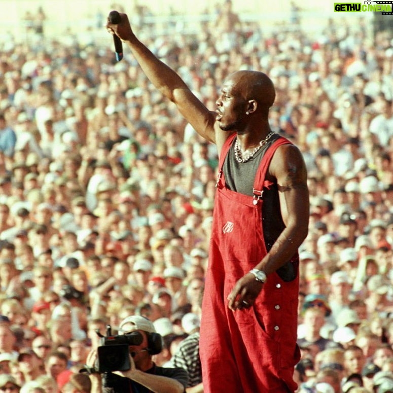 Queen Latifah Instagram - Rest peacefully DMX 🙏🏽 you touched so many lives with your music and spirit. Sending love to your family and friends ❤️❤️❤️🕊🕊🕊