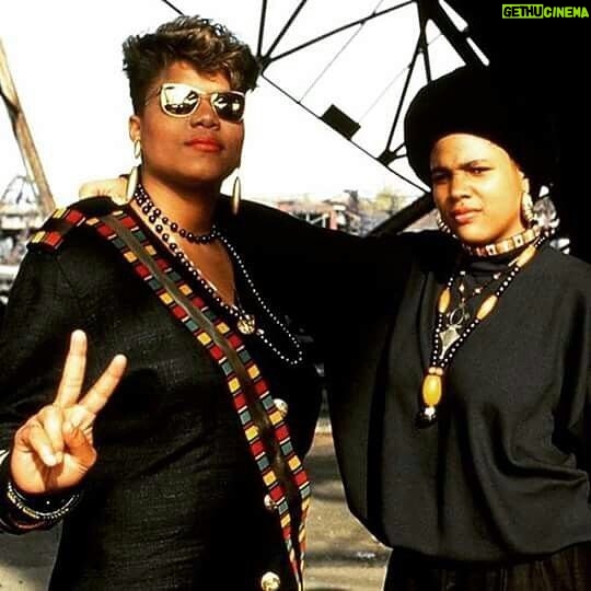 Queen Latifah Instagram - Happy #InternationalWomensDay! Thank you to all the intelligent, strong, beautiful, and unique women fighting to uplift and empower one another 👑 Together we are unstoppable ✊🏽 #IWD2021 #Equality #LadiesFirst