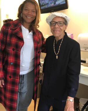 Queen Latifah Instagram - Happy Birthday NaNa!!!!👑 of our Family ❤️🙌🏽🙌🏽🙌🏽🙌🏽
