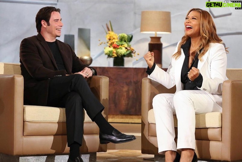 Queen Latifah Instagram - Happy birthday to a guy who always puts a smile on my face! @johntravolta I hope you are having the best day ❤️🥳🎂🎉🎁🎊🍦