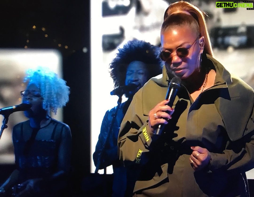 Queen Latifah Instagram - Tonight was an all star vibe! 🏀 United Center