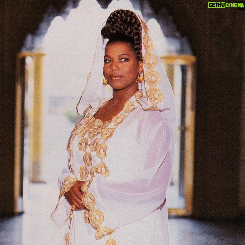 Queen Latifah Instagram - I still have a polaroid from this #livingsingle photoshoot we did for @essence #tbt #khadijah