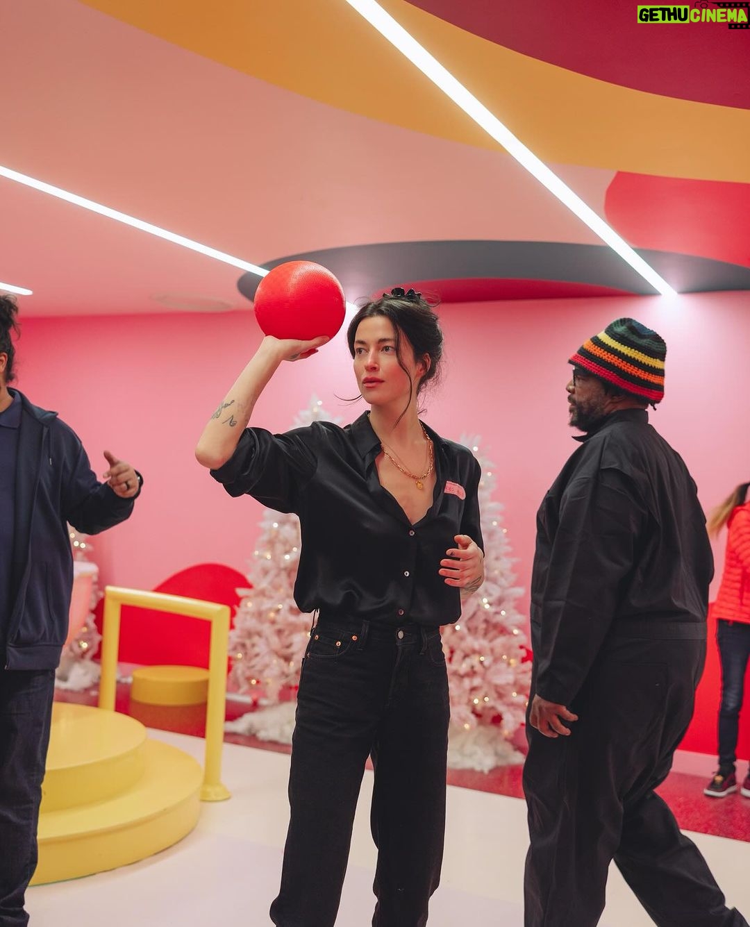 Questlove Instagram - GMNGHT5 (XMAS @museumoficecream) starring @therongcathy as the wrangler & punchline @christian_germoso as the eye 📸 Thank you @museumoficecream