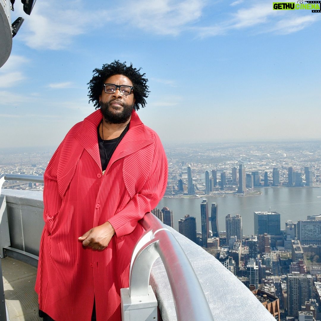 Questlove Instagram - Shining in green, yellow, and white tonight in honor of the 1000th Game of Wordle #Wordle1000 Empire State Building