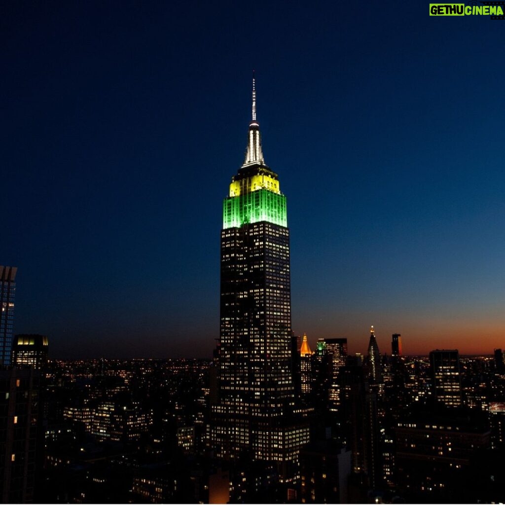 Questlove Instagram - Shining in green, yellow, and white tonight in honor of the 1000th Game of Wordle #Wordle1000 Empire State Building