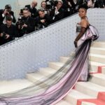 Quinta Brunson Instagram - Well. I went to my very first met gala. Thank you @prabalgurung for working with @bryonjavar to bring all 4’11” of me to the carpet. Thank you @voguemagazine for having me. Hair @alexander_armand Nails @customtnails1 Makeup @jessicasmalls Photos @gettyimages & @lewismirrett