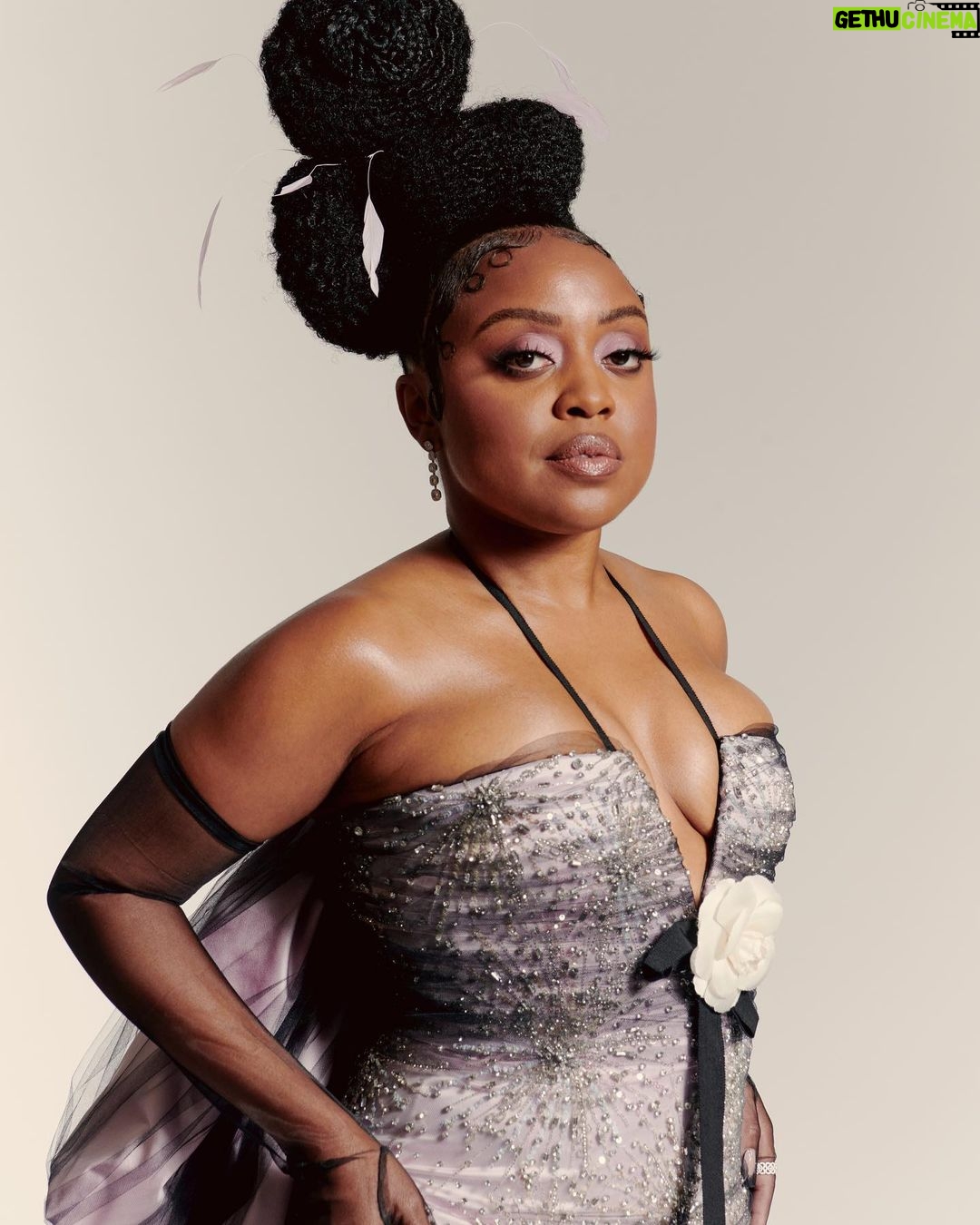 Quinta Brunson Instagram - Well. I went to my very first met gala. Thank you @prabalgurung for working with @bryonjavar to bring all 4’11” of me to the carpet. Thank you @voguemagazine for having me. Hair @alexander_armand Nails @customtnails1 Makeup @jessicasmalls Photos @gettyimages & @lewismirrett