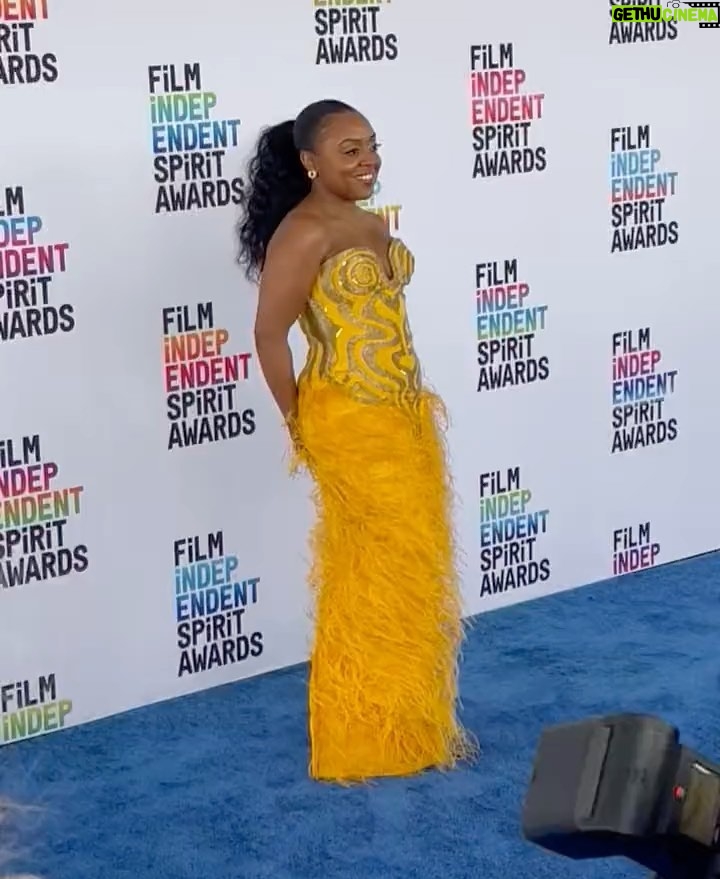 Quinta Brunson Instagram - @filmindependent awards was a delight! Thank you for this award and a great night with friends and peers. Hair: @alexander_armand Mua: @reneeloizmakeup stylist: @bryonjavar Photographer: @tyrenredd Dress: @alietteny