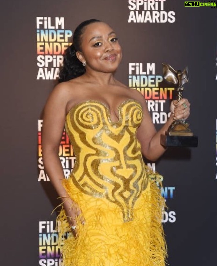 Quinta Brunson Instagram - @filmindependent awards was a delight! Thank you for this award and a great night with friends and peers. Hair: @alexander_armand Mua: @reneeloizmakeup stylist: @bryonjavar Photographer: @tyrenredd Dress: @alietteny