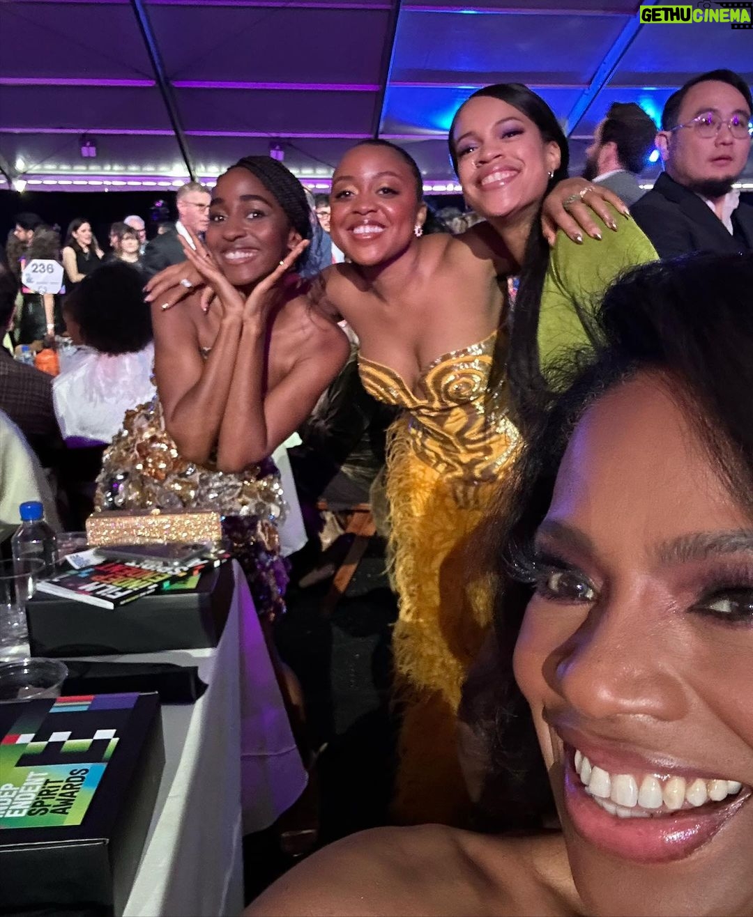 Quinta Brunson Instagram - @filmindependent awards was a delight! Thank you for this award and a great night with friends and peers. Hair: @alexander_armand Mua: @reneeloizmakeup stylist: @bryonjavar Photographer: @tyrenredd Dress: @alietteny