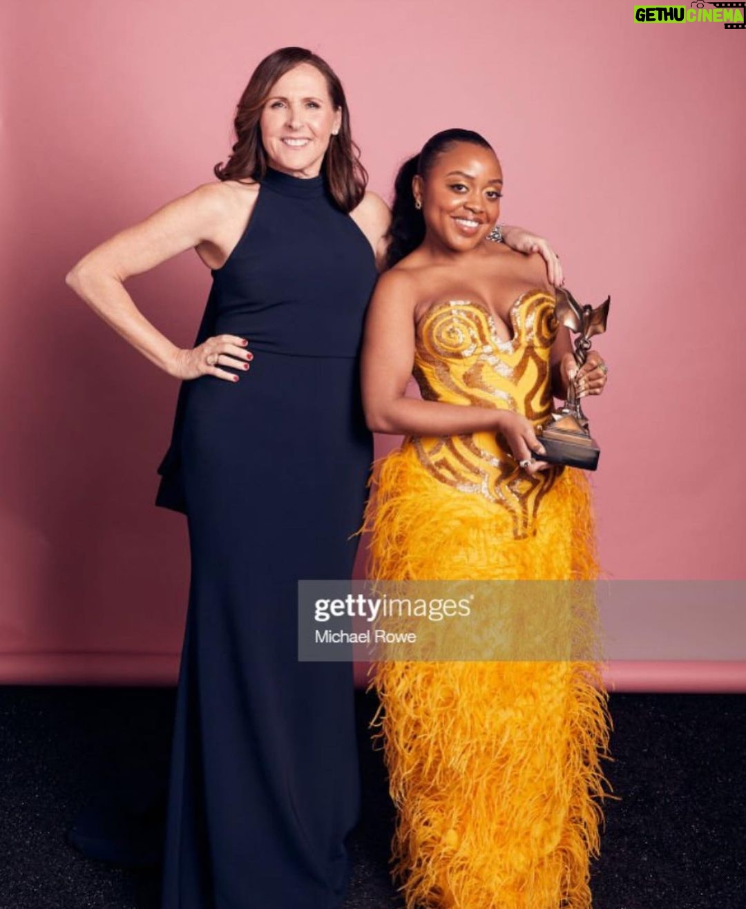 Quinta Brunson Instagram - @filmindependent awards was a delight! Thank you for this award and a great night with friends and peers. Hair: @alexander_armand Mua: @reneeloizmakeup stylist: @bryonjavar Photographer: @tyrenredd Dress: @alietteny