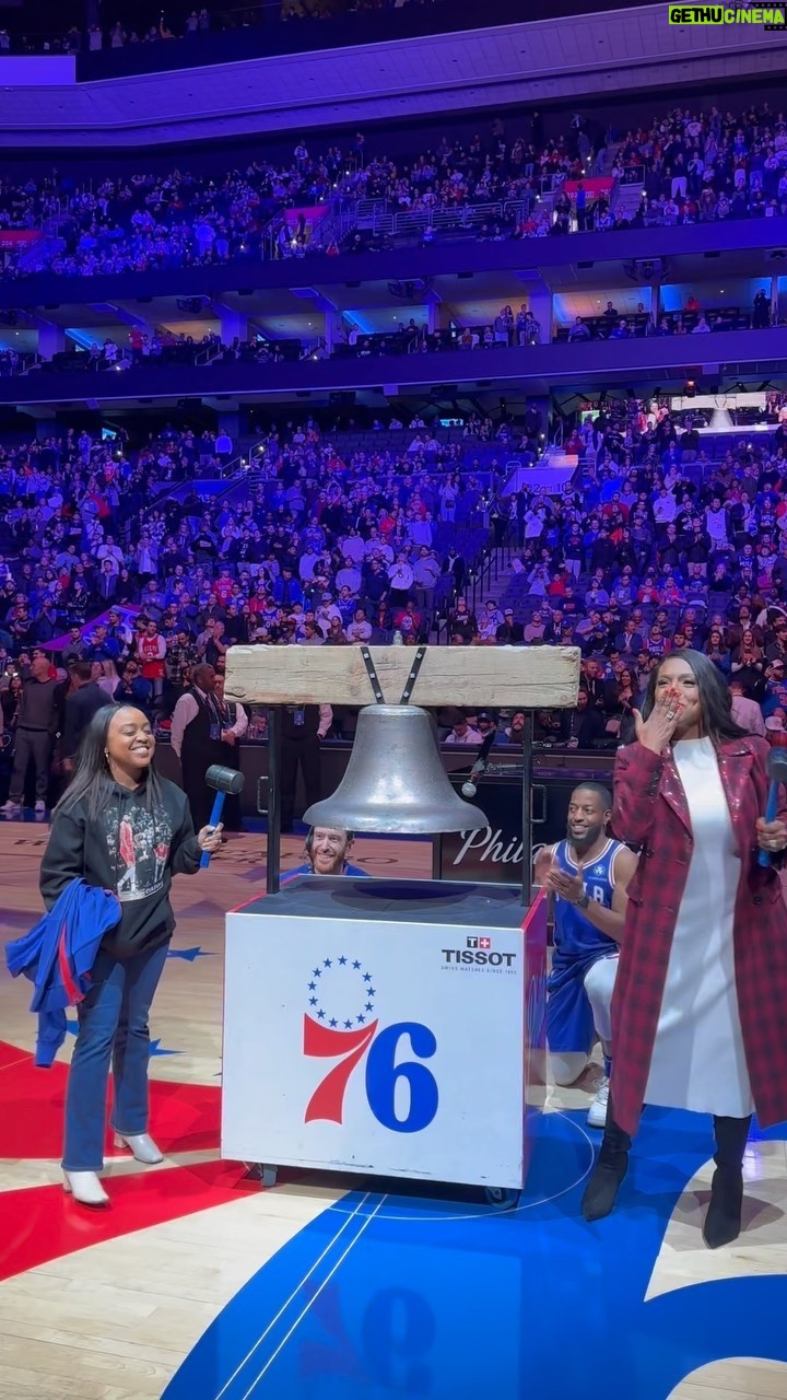 Quinta Brunson Instagram - @abbottelemabc’s finest! 🔔