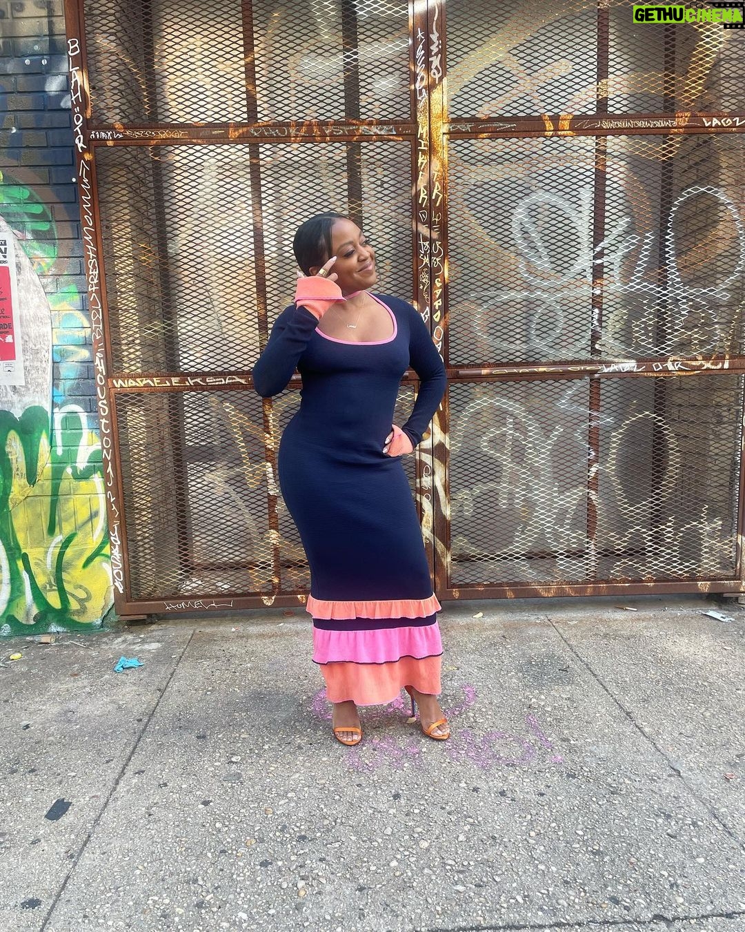 Quinta Brunson Instagram - Being an east coast cutie
