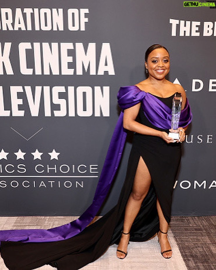 Quinta Brunson Instagram - Late post but it was an absolute joy to be honored at @criticschoice Annual Celebration of Black Cinema and receive the Actress Award in Television. incredible night with incredible people. Jewelry: @gabrielandco Dress: @csiriano Shoes: @stuartweitzman Hair: @alexander_armand Mua: @reneeloizmakeup Stylist: @bryonjavar
