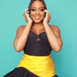 Quinta Brunson Instagram - Elle women in Hollywood :) Stylist @bryonjavar Dress @carolinaherrera Shoes @gucci Jewelry @swarovski Hair @alexander_armand Makeup @reneeloizmakeup Photos @tyrenredd