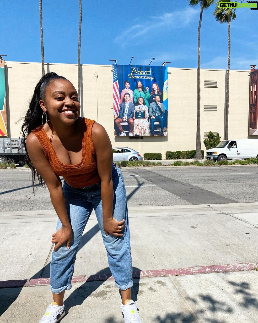 Quinta Brunson Instagram - Abbott Elementary is on the Warner Brothers studio Lot Front. Dream come true for a little shawty ❤️