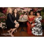 Quinta Brunson Instagram - Well I had the best time yesterday. Thank you @essence for the honor. I am squeezing some vanity fair party pics in this as well. Hair: @hairjunkierandy Makeup: @reneeloizmakeup Styling: @bryonjavar