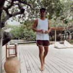 Rômulo Estrela Instagram – Maranhense, com orgulho.
Com saudade.
Com o coração cheio de amor, de memórias e com a esperança de ver minha terra prosperar e ser vista com a grandiosidade que é, com a riqueza cultural que possui, com gente que cuide dela do jeito que merece, do jeito que esse povo lindo e carinhoso merece viver.
Até logo meu Maranhão, já já tô de volta… ❤️ São Luís MA Ilha do Amor