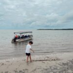 Rômulo Estrela Instagram – Maranhense, com orgulho.
Com saudade.
Com o coração cheio de amor, de memórias e com a esperança de ver minha terra prosperar e ser vista com a grandiosidade que é, com a riqueza cultural que possui, com gente que cuide dela do jeito que merece, do jeito que esse povo lindo e carinhoso merece viver.
Até logo meu Maranhão, já já tô de volta… ❤️ São Luís MA Ilha do Amor