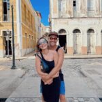 Rômulo Estrela Instagram – Maranhense, com orgulho.
Com saudade.
Com o coração cheio de amor, de memórias e com a esperança de ver minha terra prosperar e ser vista com a grandiosidade que é, com a riqueza cultural que possui, com gente que cuide dela do jeito que merece, do jeito que esse povo lindo e carinhoso merece viver.
Até logo meu Maranhão, já já tô de volta… ❤️ São Luís MA Ilha do Amor