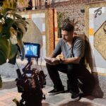 Rômulo Estrela Instagram – Não tem como fazer cinema no Brasil sem acreditar muito nisso.
Tem que ter coragem, estar disponível, amar esse ofício. 

O cinema nacional, original, tão autêntico em suas histórias, é uma potência inquestionável e é maravilhoso fazer parte disso.

Acabamos na última sexta as filmagens de “Maldito Benefício” e quero agradecer muito a todos que fizeram parte desse projeto lindo.

Muito obrigado especialmente ao meu amigo e companheiro de jornada @antoniofagundes pela oportunidade.

Fui feliz do início ao fim 🎬🙌