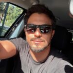 Rômulo Estrela Instagram - aleatoriedades do rolo de câmera da última semana. um pouco de trabalho, férias do filho e olivia, quem já conhece essa garota? 😏
