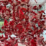 Rômulo Estrela Instagram – Esse lugar já tava no meu roteiro há muito tempo.
@inhotim não é só um museu a céu aberto com um acervo extremamente relevante de arte contemporânea, é um jardim botânico riquíssimo e diverso.
Passamos dois dias vivendo essa atmosfera, e momentos assim alimentam a alma, os amores e fortalecem os laços.❤️ 

Obrigado pelo convite @inhotim @galvaoleo @priborgonov, foi demais.

Fotos da incrível @lecanovo. 

#anoitecer #inhotim Inhotim