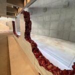 Rômulo Estrela Instagram – Esse lugar já tava no meu roteiro há muito tempo.
@inhotim não é só um museu a céu aberto com um acervo extremamente relevante de arte contemporânea, é um jardim botânico riquíssimo e diverso.
Passamos dois dias vivendo essa atmosfera, e momentos assim alimentam a alma, os amores e fortalecem os laços.❤️ 

Obrigado pelo convite @inhotim @galvaoleo @priborgonov, foi demais.

Fotos da incrível @lecanovo. 

#anoitecer #inhotim Inhotim