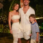 Rômulo Estrela Instagram – Feliz 2024! 🤍
Que seja um ano novo lindo pra gente 🙌

Obrigado pela noite especial @anacardierhotel 
E pelos registros @lucassakamotos 🤍 Atins – Lençóis Maranhenses