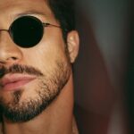 Rômulo Estrela Instagram - uma visita à elegância dos anos 30 e 40 pelas lentes de Icon de @giorgioarmani. 🕶️ #GAeyewear