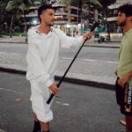 Rômulo Estrela Instagram - registros de um dia de captação de conteúdo com saldo de um joelho luxado, braço ralado, um corte de cabelo novo e o resultado vcs já viram aí no feed. Rio de Janeiro, Rio de Janeiro