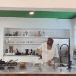 Rômulo Estrela Instagram - um pedaço da rotina que se repete há dois meses por aqui. São Paulo virou casa durante as filmagens de ‘Por Um Fio’, dá saudade da família, da rotina, todo novo trabalho é um desafio, mas tô feliz de poder contar essa história linda no cinema. 🎥 🤍 São Paulo, Brazil