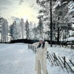 Raai Laxmi Instagram - Let it shine , let it shine , let it shine ✨ #MyHappyPlace 🧿🥶 #winterwonderland ❄️☃️🏂 Santa Claus Village