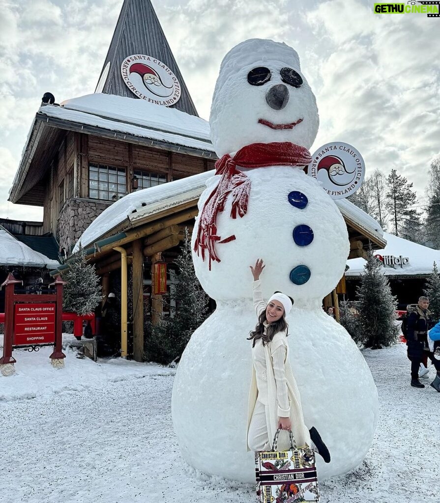 Raai Laxmi Instagram - Let it shine , let it shine , let it shine ✨ #MyHappyPlace 🧿🥶 #winterwonderland ❄☃🏂 Santa Claus Village