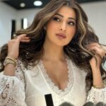 Raai Laxmi Instagram - Behind the scenes 💄💋 Dolled up by @hamadaartist @elieassaf_official