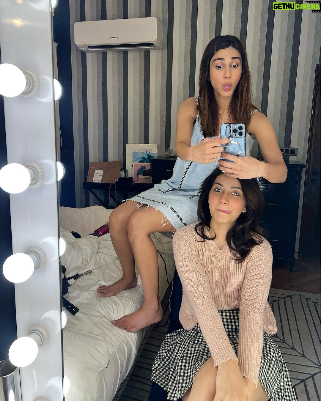 Raashi Khanna Instagram - This is what happens when you mix makeup tutorials with friendship and a camera. #nofilter