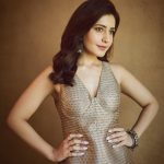 Raashi Khanna Instagram - Chasing dreams in comfy clothes.! 💫 #yodha trailer launch 💪🏻 Styled by @alliaandnayaab Outfit from @raw_mango Jewelery by @azotiique @ishhaara @vasundharajewerly Makeup by @makeupbyshefali.s Hair by @zoequiny.hair 📸 @chandrahas_prabhu