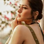 Raashi Khanna Instagram - #yodha in Hyderabad 💚 Outfit - @archanajaju.in Jewellry - @azotiique @ishhaara @vasundharajewelry Styling - @alliaandnayaab Makeup - @makeupbyshefali.s Hair - @zoequiny.hair 📸 @arifminhaz